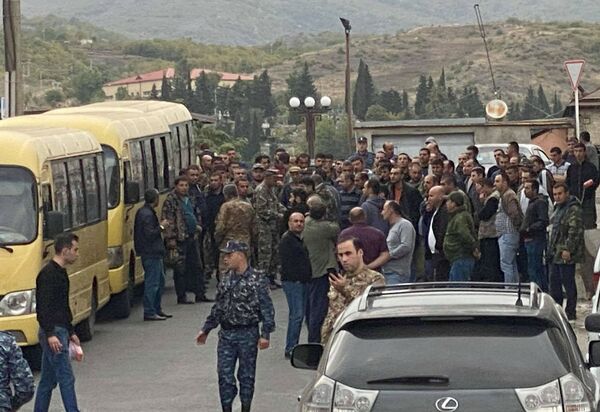 Đụng độ vũ trang ở Nagorno-Karabakh và yếu tố Nga ở vùng Kavkaz Đụng độ vũ trang ở Nagorno-Karabakh và yếu tố Nga ở vùng Kavkaz - Sputnik Việt Nam