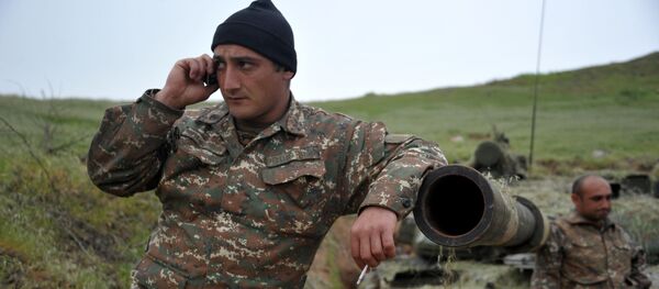 Tình nguyện viên của quân đội Karabakh đi đầu trong quân đội Karabakh Tình nguyện viên của quân đội Karabakh đi đầu trong quân đội Karabakh - Sputnik Việt Nam