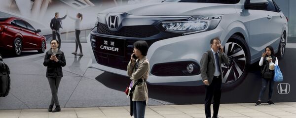 Khách tham quan triển lãm ô tô quốc tế Thượng Hải - Sputnik Việt Nam