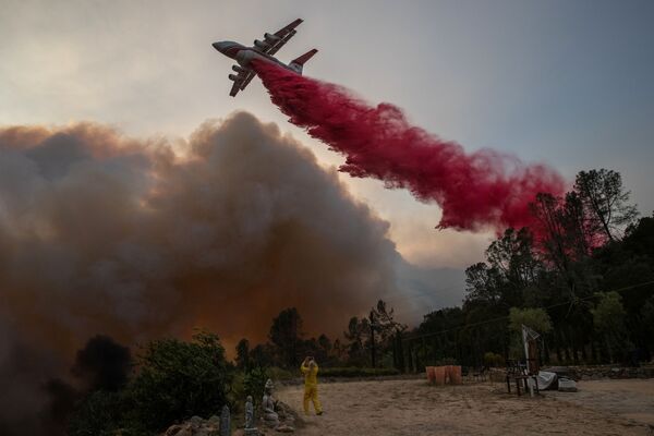 Chữa cháy ở California - Sputnik Việt Nam