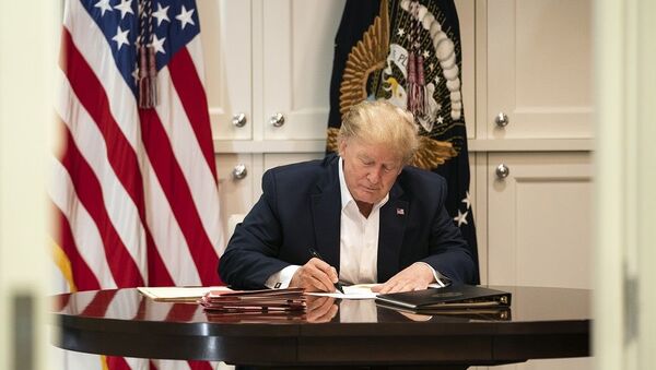 Donald Trump sau khi kiểm tra dương tính với COVID-19, ngày 3 tháng 10 năm 2020 - Sputnik Việt Nam