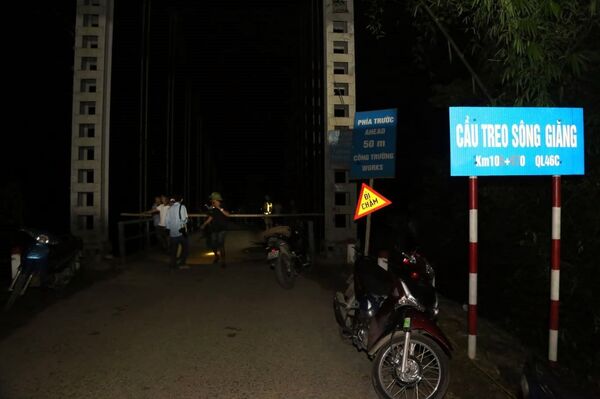 Phó Thủ tướng yêu cầu điều tra nguyên nhân vụ xe ôtô rơi xuống Sông Giăng làm 5 người chết - Sputnik Việt Nam