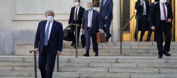 Tổng thống Donald Trump rời Trung tâm quân y quốc gia Walter Reed  - Sputnik Việt Nam