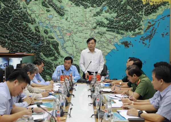 Đã có 2 người chết, mưa lũ diễn biến phức tạp: Việt Nam khẩn cấp ứng phó - Sputnik Việt Nam