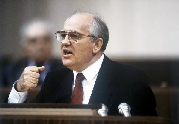 Cựu Tổng thống Gorbachev bình luận về khả năng khôi phục Liên Xô Cựu Tổng thống Gorbachev bình luận về khả năng khôi phục Liên Xô - Sputnik Việt Nam
