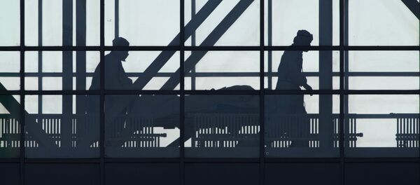 Медицинские работники в здании карантинного центра в Коммунарке - Sputnik Việt Nam