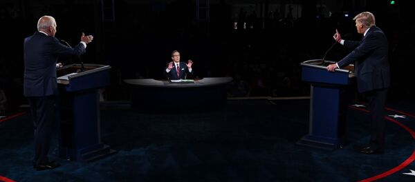 Tổng thống Hoa Kỳ Donald Trump và Ứng cử viên Tổng thống Hoa Kỳ Joe Biden trong cuộc tranh luận đầu tiên ở Cleveland, Hoa Kỳ Tổng thống Hoa Kỳ Donald Trump và Ứng cử viên Tổng thống Hoa Kỳ Joe Biden trong cuộc tranh luận đầu tiên ở Cleveland, Hoa Kỳ - Sputnik Việt Nam