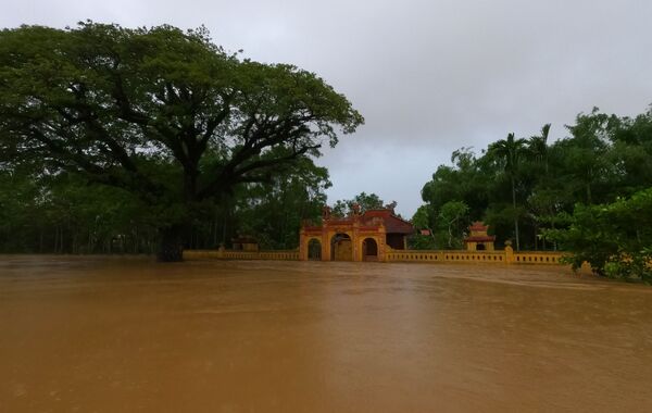 Việt Nam mưa lũ lịch sử ở miền Trung, sẵn sàng huy động trực thăng cứu người - Sputnik Việt Nam