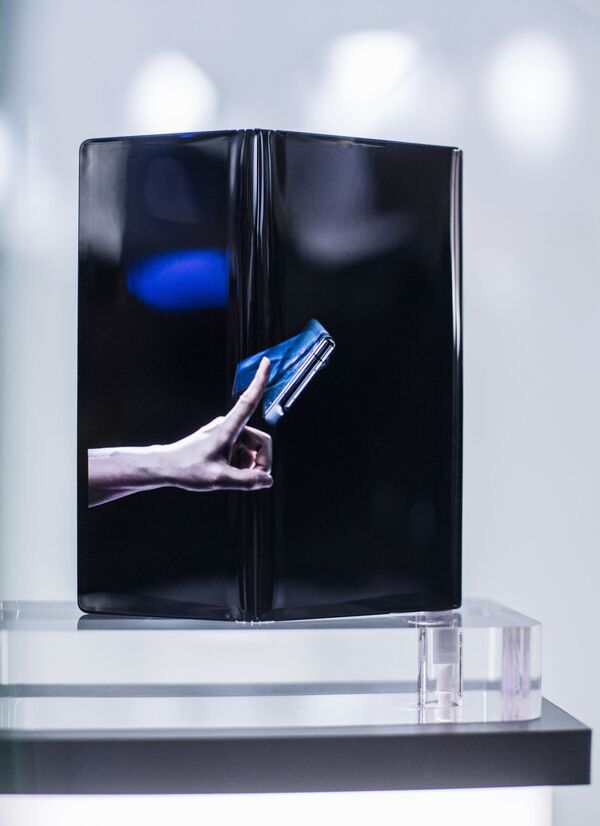 Tiết lộ thiết kế điện thoại thông minh mềm dẻo mới của Huawei - Sputnik Việt Nam