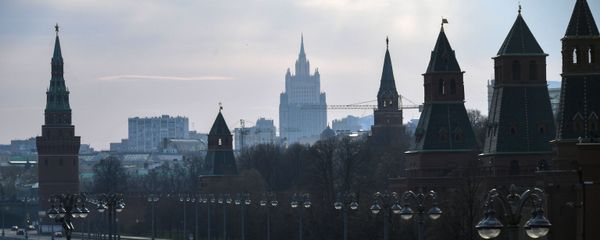 Quang cảnh Kè Kremlin nhìn từ Cầu Bolshoi Moskvoretsky trong chế độ tự cô lập của cư dân Quang cảnh Kè Kremlin nhìn từ Cầu Bolshoi Moskvoretsky trong chế độ tự cô lập của cư dân - Sputnik Việt Nam