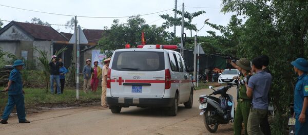 Xe cứu thương của lực lượng y tế tham gia cứu nạn các nạn nhân. - Sputnik Việt Nam