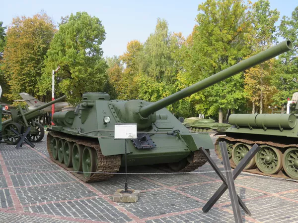 Pháo tăng tự hành xung kích SU-100 «Zveroboy». Liên Xô. 1943. Pháo tăng tự hành xung kích SU-100 «Zveroboy». Liên Xô. 1943. - Sputnik Việt Nam