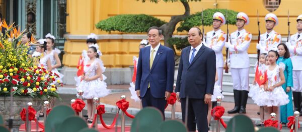 Thủ tướng Nguyễn Xuân Phúc chủ trì Lễ đón Thủ tướng Nhật Bản Suga Yoshihide thăm chính thức Việt Nam - Sputnik Việt Nam