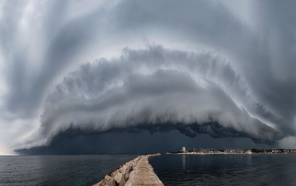 Bức ảnh Mây thềm quái vật của nhiếp ảnh gia Croatia Maja Kraljik, giải hai cuộc thi Weather Photographer of the Year 2020 - Sputnik Việt Nam