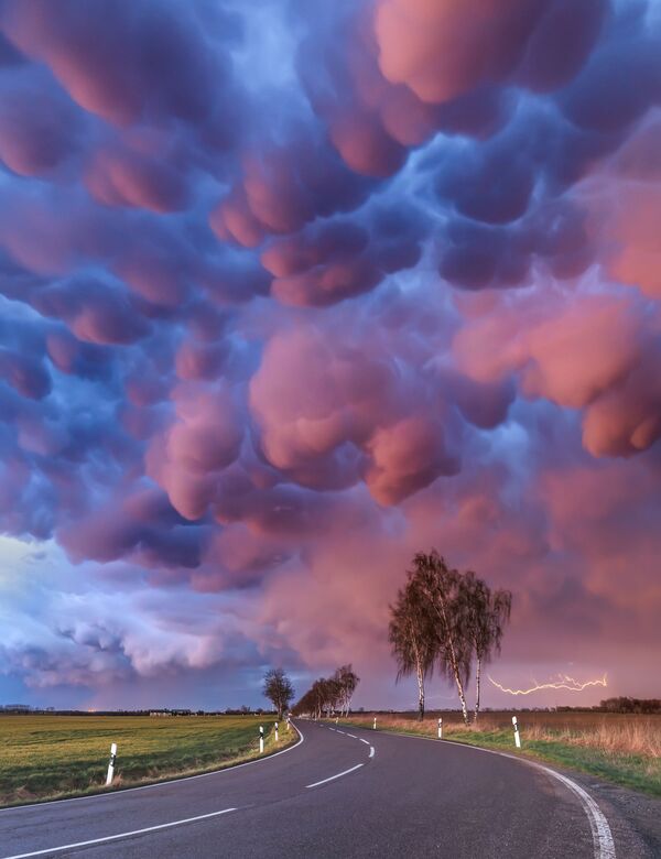 Bức ảnh Những đám mây của nhiếp ảnh gia Đức Boris Jordan, lọt vòng chung kết trong cuộc thi Weather Photographer of the Year 2020 - Sputnik Việt Nam