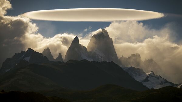 Bức ảnh El Chaltén của nhiếp ảnh gia Chile Francisco Javier Negroni Rodriguez, lọt vòng chung kết cuộc thi Weather Photographer of the Year 2020 - Sputnik Việt Nam