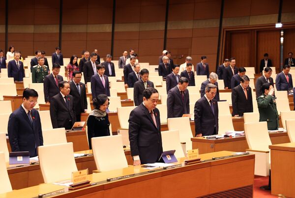 Quốc hội chia sẻ đau thương với đồng bào miền Trung - Sputnik Việt Nam