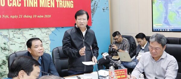 Phó Thủ tướng Trịnh Đình Dũng phát biểu tại hội nghị. - Sputnik Việt Nam