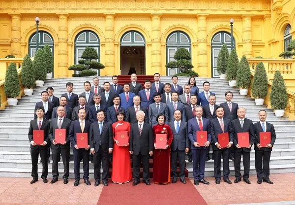 Tổng Bí thư, Chủ tịch nước Nguyễn Phú Trọng trao quyết định bổ nhiệm, tiếp các Đại sứ Tổng Bí thư, Chủ tịch nước Nguyễn Phú Trọng trao quyết định bổ nhiệm, tiếp các Đại sứ - Sputnik Việt Nam