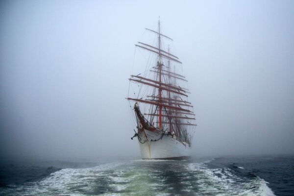 Thuyền buồm Sedov trong Vịnh Kola ở tỉnh Murmansk, Nga - Sputnik Việt Nam