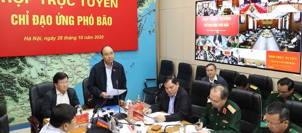Thủ tướng Nguyễn Xuân Phúc chủ trì cuộc họp. - Sputnik Việt Nam