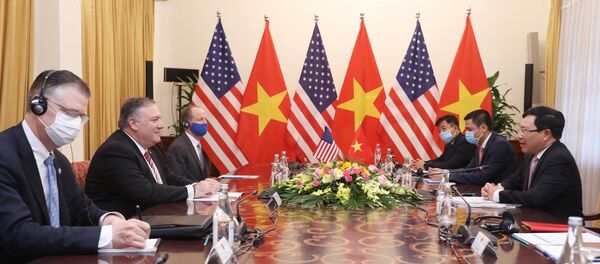 Phó Thủ tướng, Bộ trưởng Bộ Ngoại giao Phạm Bình Minh hội đàm với Ngoại trưởng Hoa Kỳ Mike Pompeo. Phó Thủ tướng, Bộ trưởng Bộ Ngoại giao Phạm Bình Minh hội đàm với Ngoại trưởng Hoa Kỳ Mike Pompeo. - Sputnik Việt Nam