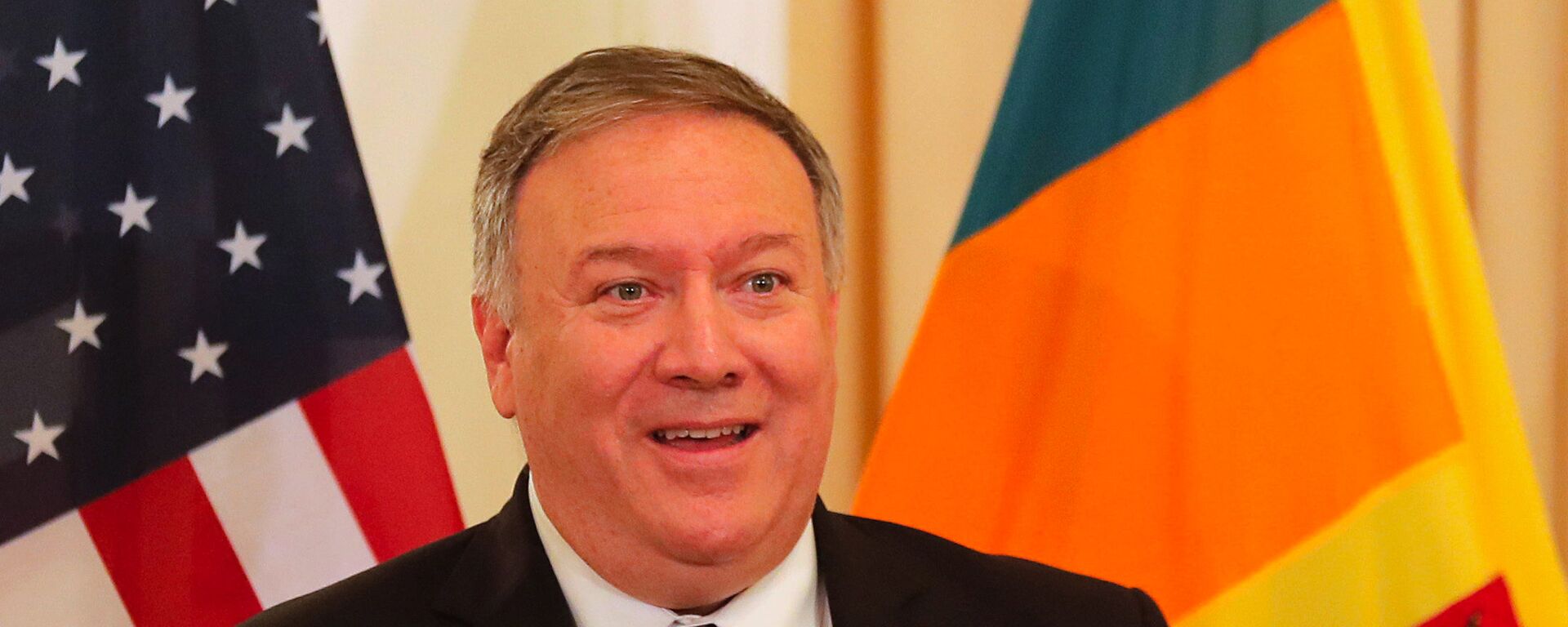 Ngoại trưởng Mỹ Mike Pompeo trong cuộc gặp với Bộ trưởng Bộ Ngoại giao Sri Lanka tại Colombo. - Sputnik Việt Nam, 1920, 18.07.2022