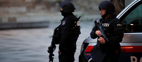 Cảnh sát tại hiện trường vụ xả súng ở Vienna - Sputnik Việt Nam