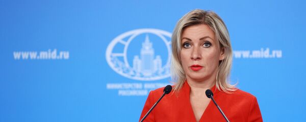 Đại diện chính thức của Bộ Ngoại giao Nga Maria Zakharova trong cuộc họp giao ban tại Moskva. - Sputnik Việt Nam