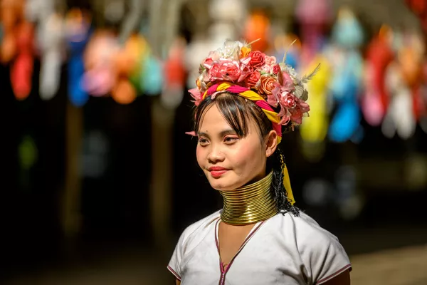 Người phụ nữ ở làng Baan Tong Luang ở Thái Lan Người phụ nữ ở làng Baan Tong Luang ở Thái Lan - Sputnik Việt Nam