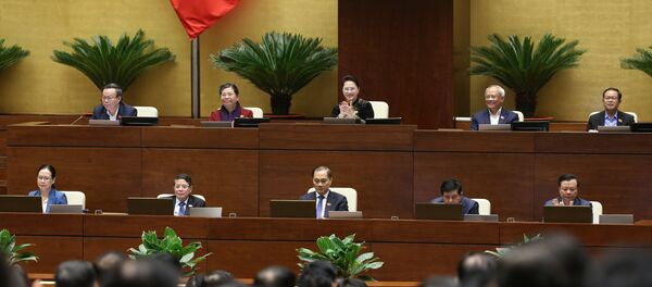 Chủ tịch Quốc hội Nguyễn Thị Kim Ngân và các Phó Chủ tịch điều hành phiên họp. - Sputnik Việt Nam