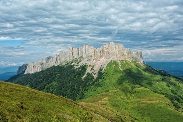 Núi Thach ở Cộng hòa Adygea - Sputnik Việt Nam