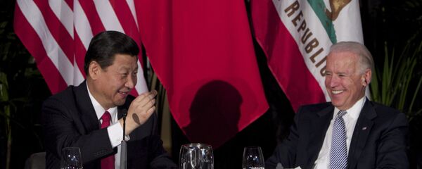 Cuộc gặp giữa Chủ tịch Trung Quốc Tập Cận Bình và Phó tổng thống Hoa Kỳ Joe Biden - Sputnik Việt Nam