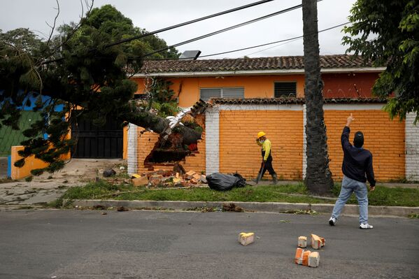 Hậu quả của cơn bão Eta ở El Salvador - Sputnik Việt Nam