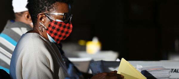 Kiểm phiếu ở Georgia - Sputnik Việt Nam