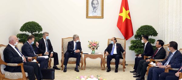 Thủ tướng Chính phủ Nguyễn Xuân Phúc tiếp Đại sứ Liên bang Nga - Sputnik Việt Nam