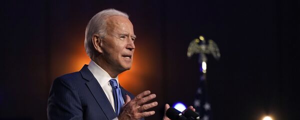 Ứng cử viên tổng thống đảng Dân chủ, cựu Phó Tổng thống Joe Biden phát biểu thứ Sáu, ngày 6 tháng 11 năm 2020, tại Wilmington, Del. Ứng cử viên tổng thống đảng Dân chủ, cựu Phó Tổng thống Joe Biden phát biểu thứ Sáu, ngày 6 tháng 11 năm 2020, tại Wilmington, Del. - Sputnik Việt Nam