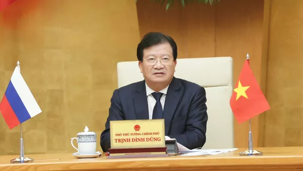 Phó Thủ tướng Trịnh Đình Dũng phát biểu. - Sputnik Việt Nam