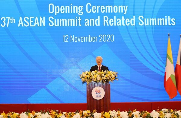 Hội nghị Cấp cao ASEAN 37: Hòa bình ở Biển Đông, ký RCEP và xét mở lại lối đi chung Hội nghị Cấp cao ASEAN 37: Hòa bình ở Biển Đông, ký RCEP và xét mở lại lối đi chung - Sputnik Việt Nam