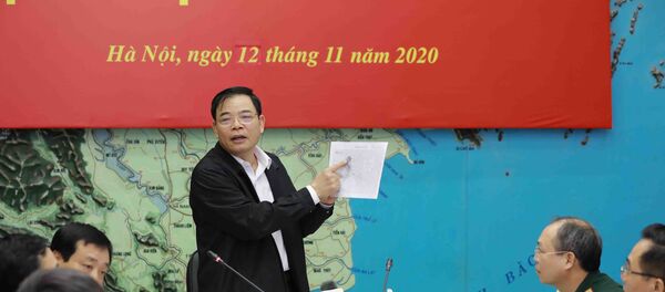 Phó trưởng ban thường trực Ban Chỉ đạo Trung ương về phòng, chống thiên tai, Bộ trưởng Bộ Nông nghiệp và Phát triển nông thôn Nguyễn Xuân Cường phát biểu chỉ đạo. Phó trưởng ban thường trực Ban Chỉ đạo Trung ương về phòng, chống thiên tai, Bộ trưởng Bộ Nông nghiệp và Phát triển nông thôn Nguyễn Xuân Cường phát biểu chỉ đạo. - Sputnik Việt Nam