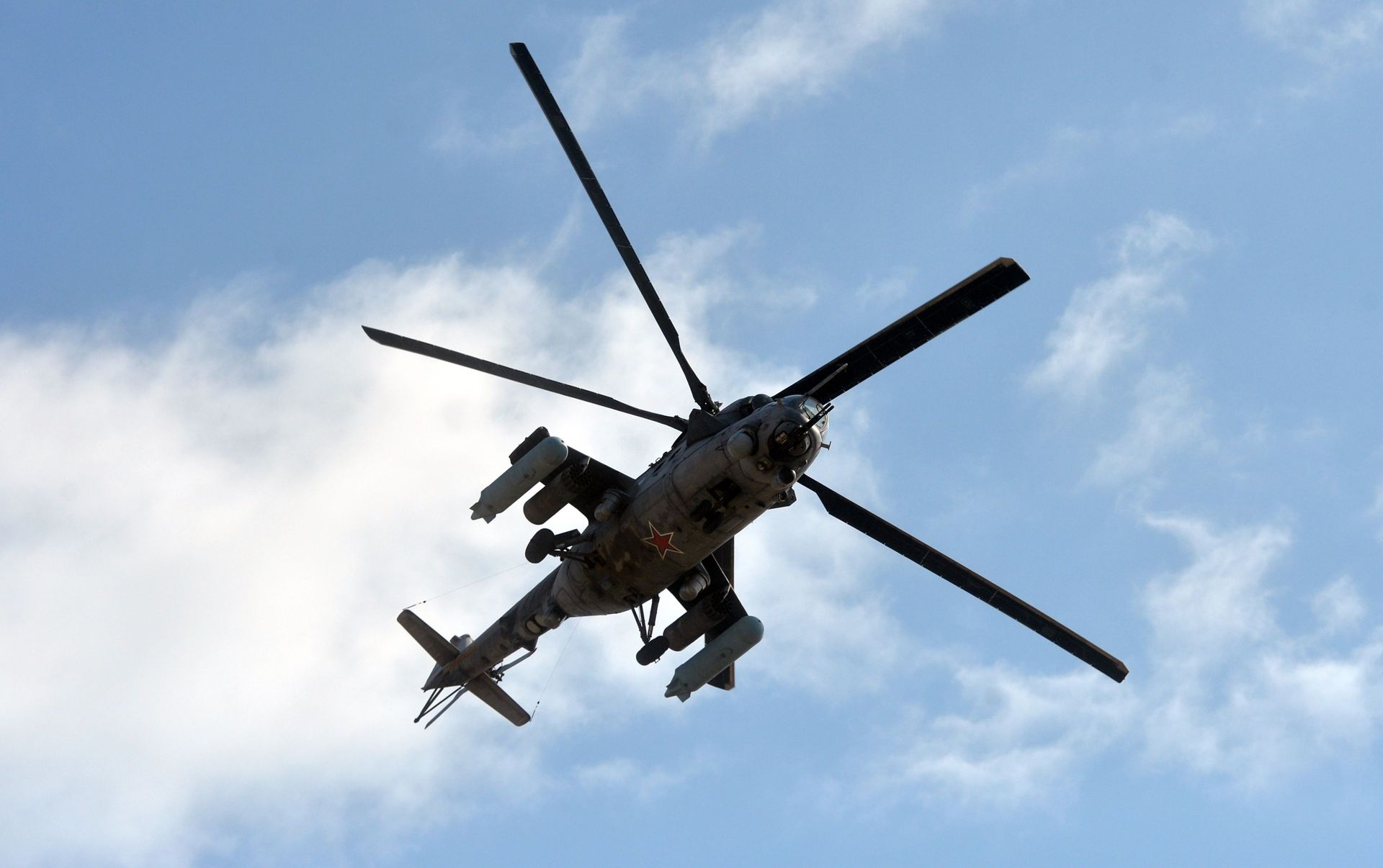 Trực thăng Mi-24 của Nga tham gia cuộc tập trận Kavkaz-2020 - Sputnik Việt Nam, 1920, 05.10.2021