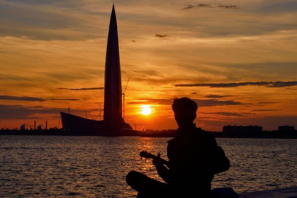 Quang cảnh Trung tâm Lakhta nhìn từ bờ sông gần sân vận động St. Petersburg - Sputnik Việt Nam