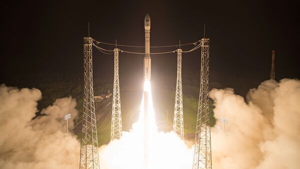 Vụ phóng tên lửa Vega từ Sân bay vũ trụ Kourou, Guiana thuộc Pháp - Sputnik Việt Nam