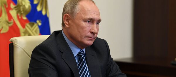 Ngày 13 tháng 11 năm 2020. Tổng thống Nga Vladimir Putin tham gia cầu truyền hình tại phiên họp toàn thể của diễn đàn Những ý tưởng mạnh mẽ cho thời đại mới Ngày 13 tháng 11 năm 2020. Tổng thống Nga Vladimir Putin tham gia cầu truyền hình tại phiên họp toàn thể của diễn đàn Những ý tưởng mạnh mẽ cho thời đại mới - Sputnik Việt Nam