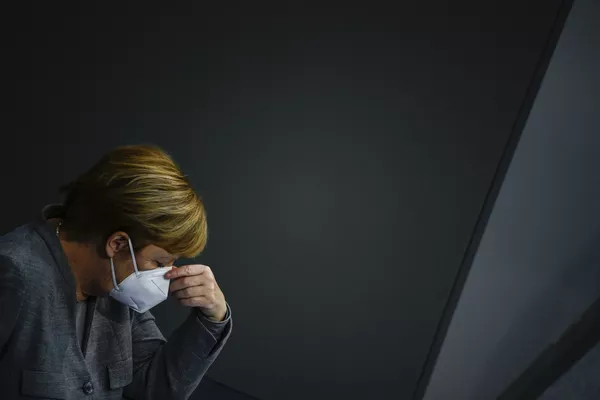 Thủ tướng Đức Angela Merkel đeo khẩu trang trong cuộc họp của Hạ viện Thủ tướng Đức Angela Merkel đeo khẩu trang trong cuộc họp của Hạ viện - Sputnik Việt Nam