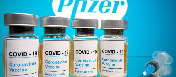 Chai vắc xin Coronavirus có logo Pfizer - Sputnik Việt Nam