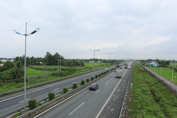 Bộ trưởng GTVT Nguyễn Văn Thể nói gì về bút phê vụ ông Đinh La Thăng và Út “trọc”? Bộ trưởng GTVT Nguyễn Văn Thể nói gì về bút phê vụ ông Đinh La Thăng và Út “trọc”? - Sputnik Việt Nam
