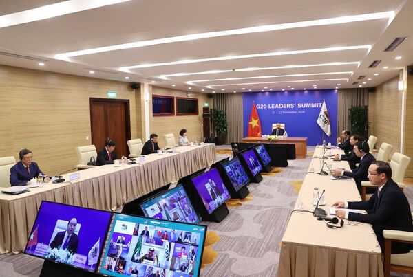 Thủ tướng Nguyễn Xuân Phúc dự Hội nghị thượng đỉnh G20 trực tuyến Thủ tướng Nguyễn Xuân Phúc dự Hội nghị thượng đỉnh G20 trực tuyến - Sputnik Việt Nam