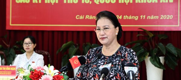 Chủ tịch Quốc hội Nguyễn Thị Kim Ngân phát biểu tại buổi tiếp xúc cử tri quận Cái Răng. - Sputnik Việt Nam