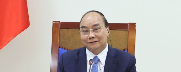 Thủ tướng Nguyễn Xuân Phúc hội đàm trực tuyến với Thủ tướng Campuchia Samdech Techo Hun Sen - Sputnik Việt Nam